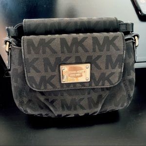 Black Michael Kors Crossbody Purse